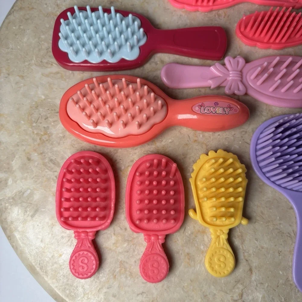 Vintage‎ and Modern Doll Comb Hair Brush Toy Doll Accessory Lot Barbie Shopkins